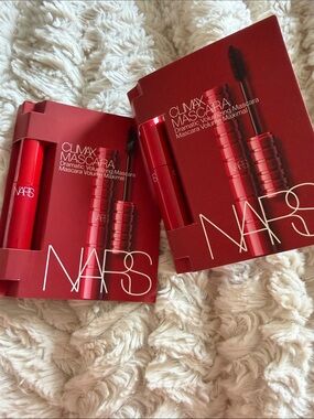 2 NARS Climax Mascara Volumizing Mascara in Red